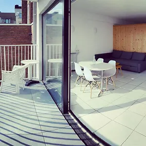 Zonnige studio aan de zeedijk van Middelkerke. Middelkerke